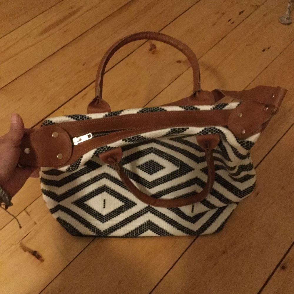 NWOT Tribe Alive Custom Carryall Exclusive Box of Style - Picture 10 of 16